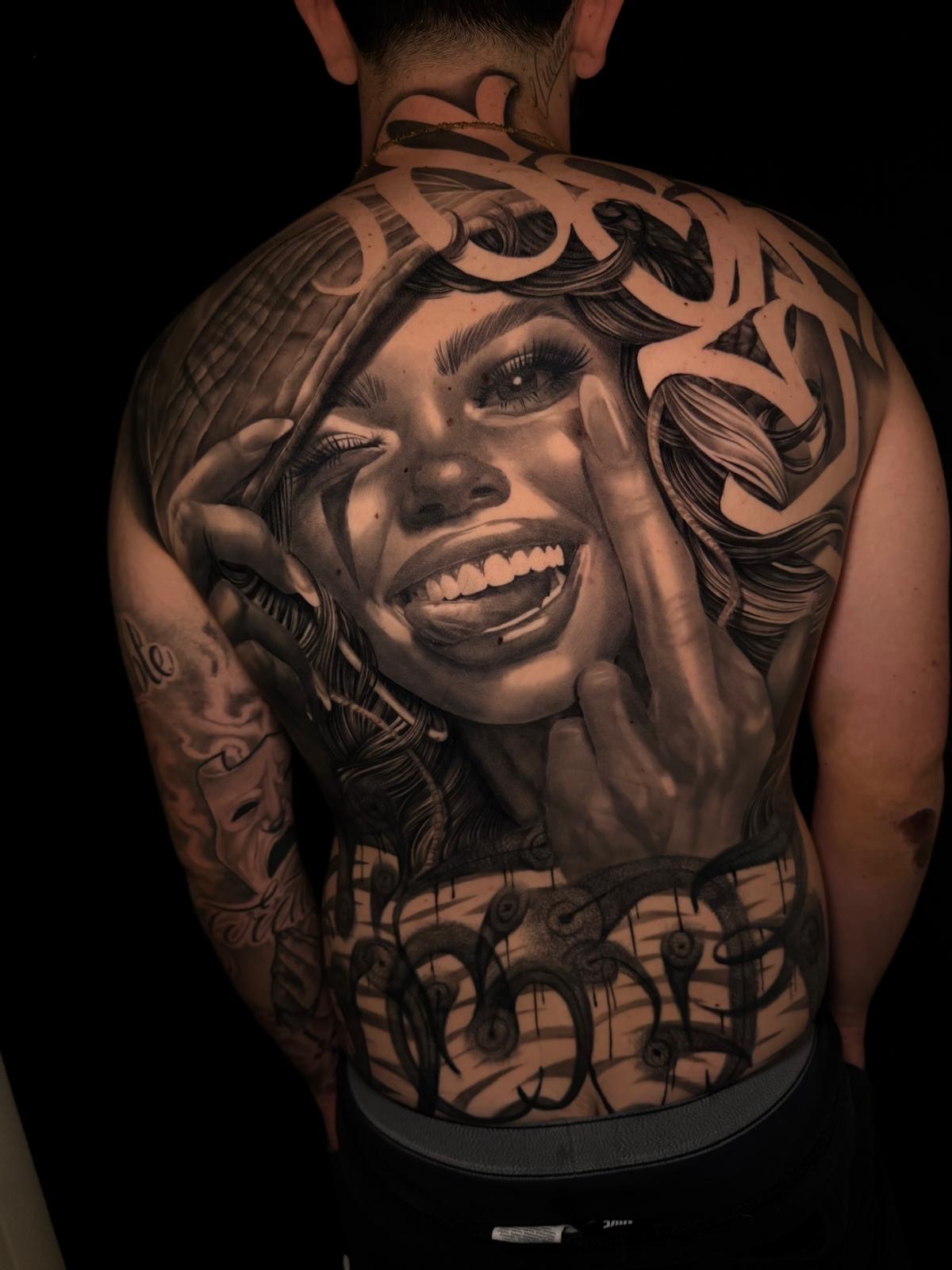 Tattoo Mens Studio 04
