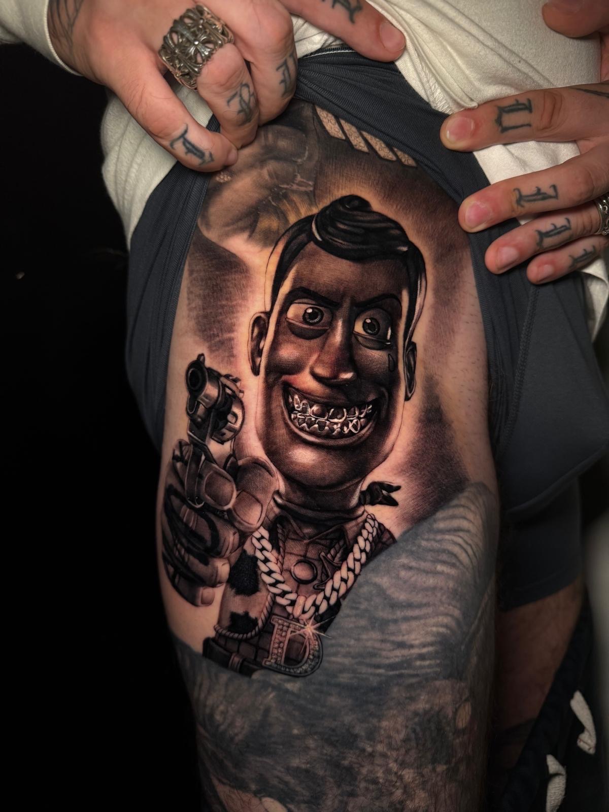 Tattoo Mens Studio 06